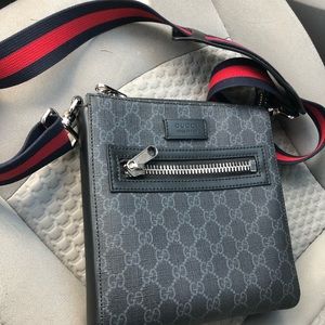 Gucci small messenger bag